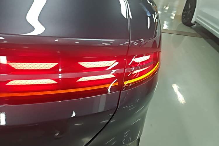 Used Denza Z9 2024 1100 km Four-Wheel Drive Max Version Right Rear Taillight