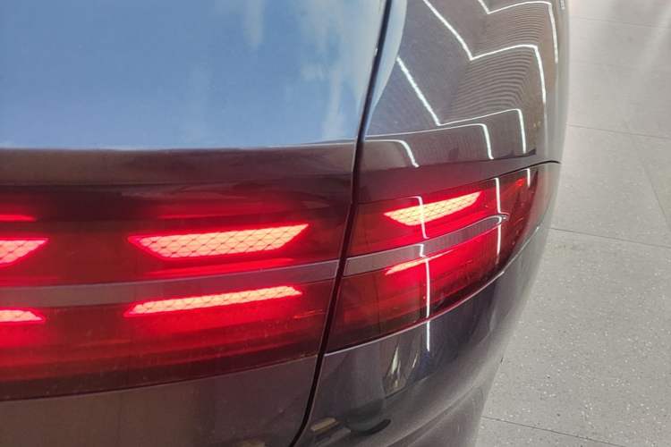 Used Denza Z9 2024 1100 km Four-Wheel Drive Max Version Right Rear Taillight