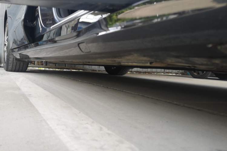Used Denza Z9 2024 1100 km Four-Wheel Drive Max Version Right Side Sill