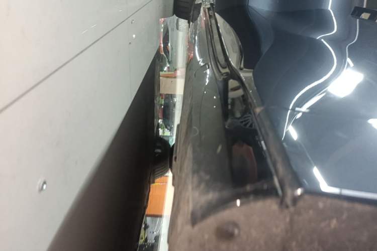 Used Denza Z9 2024 1100 km Four-Wheel Drive Max Version Right Side Sill