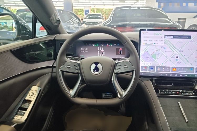 Used Denza Z9 2024 1100 km Four-Wheel Drive Max Version Steering Wheel