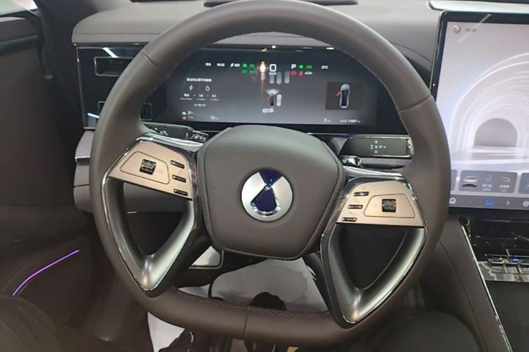 Used Denza Z9 2024 1100 km All-Wheel-Drive Ultra Version Steering Wheel