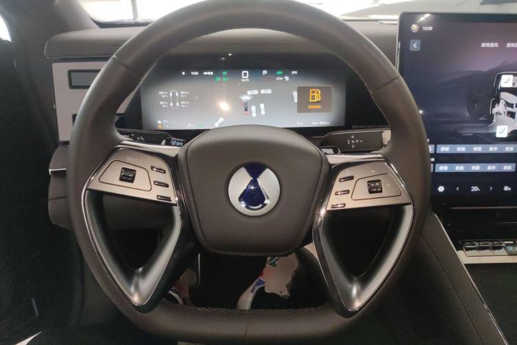 Used Denza Z9 2024 1100 km Four-Wheel Drive Max Version Steering Wheel