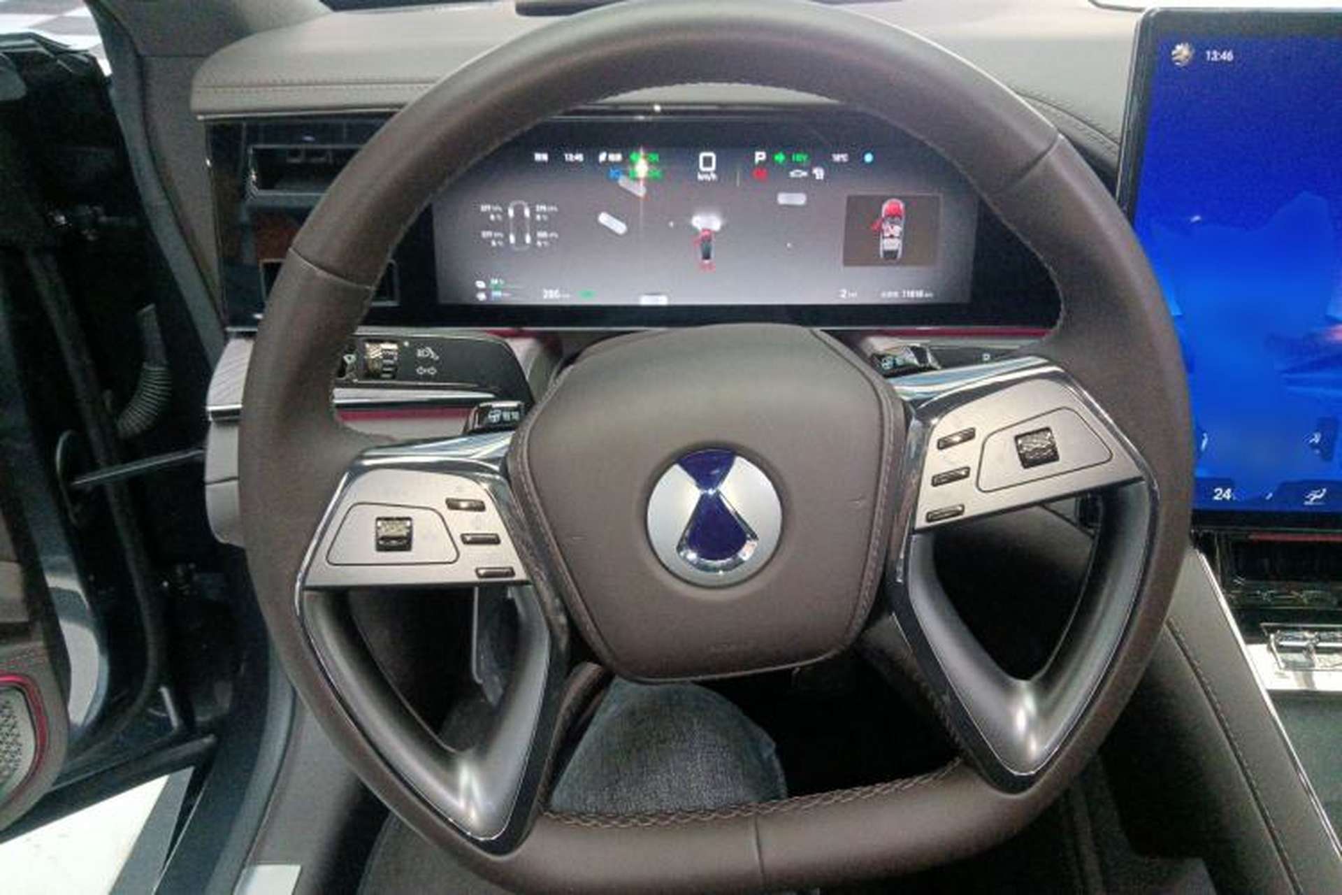 Used Denza Z9 2024 1100 km All-Wheel-Drive Ultra Version Steering Wheel