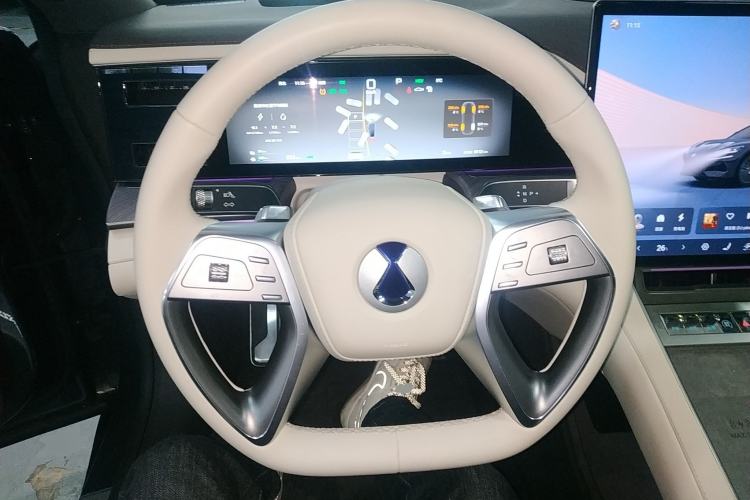 Used Denza Z9 2024 1100 km Four-Wheel Drive Max Version Steering Wheel