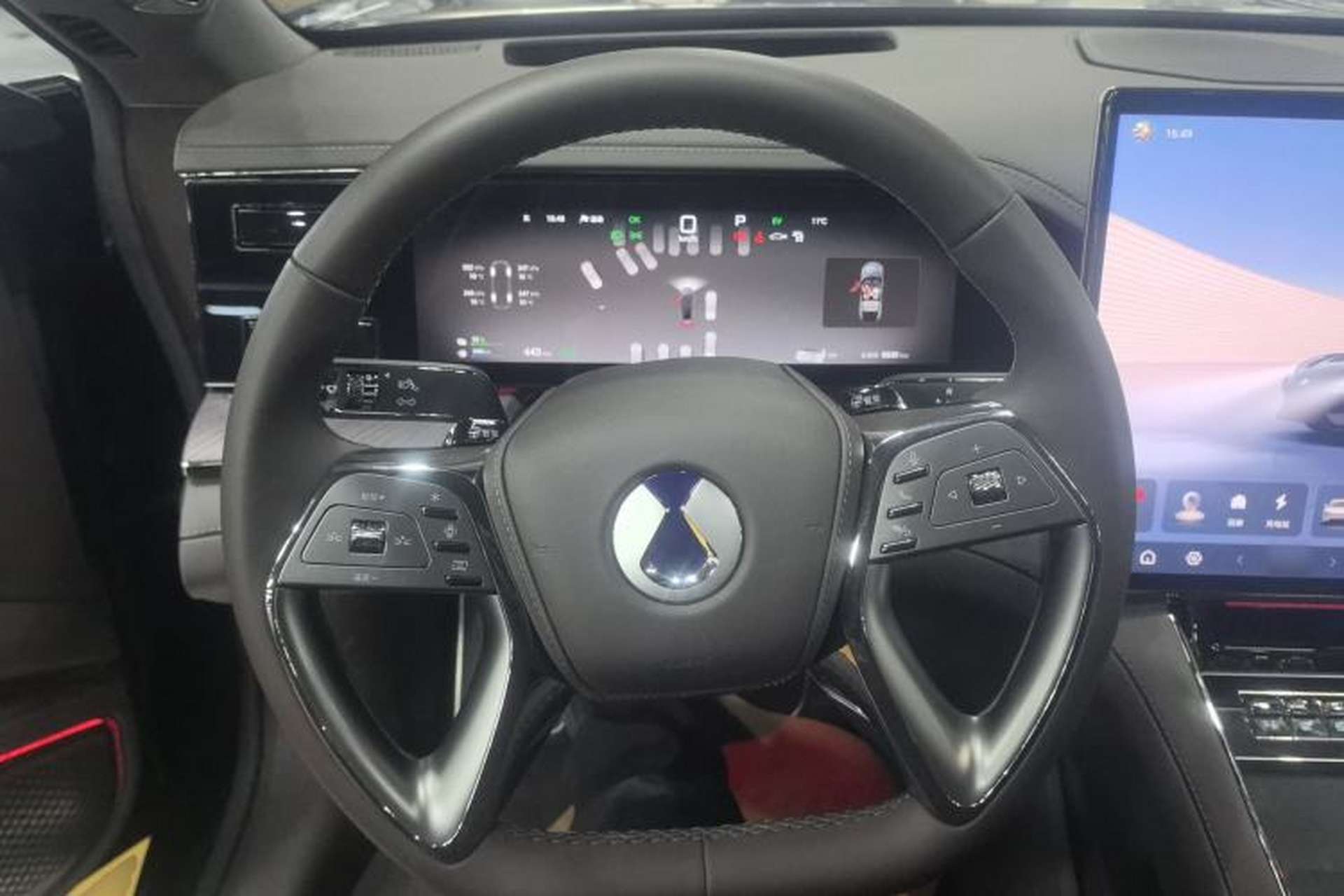 Used Denza Z9 2024 1100 km All-Wheel-Drive Ultra Version Steering Wheel