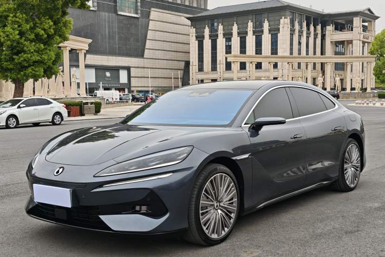 Used Denza Z9 2024 1100 km All-Wheel-Drive Ultra Version Guazi used car, China used car export, Used car for sale, Used cars, Cheapest cars for sale