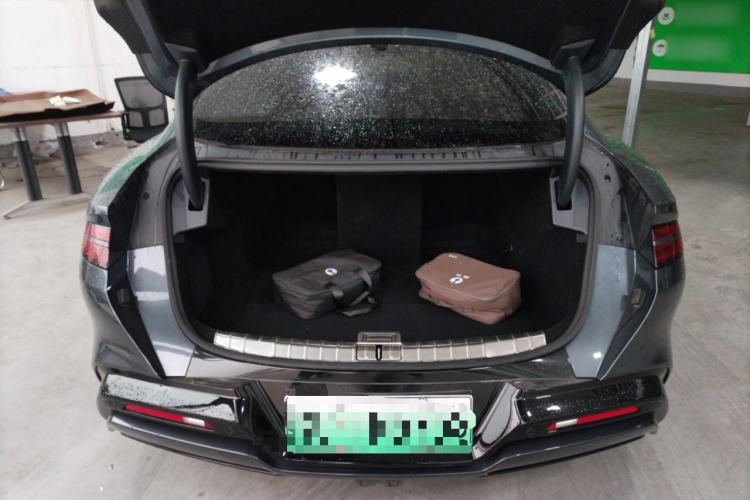 Used Denza Z9 2024 1100 km Four-Wheel Drive Max Version Trunk