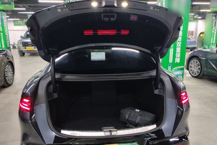 Used Denza Z9 2024 1100 km Four-Wheel Drive Max Version Trunk