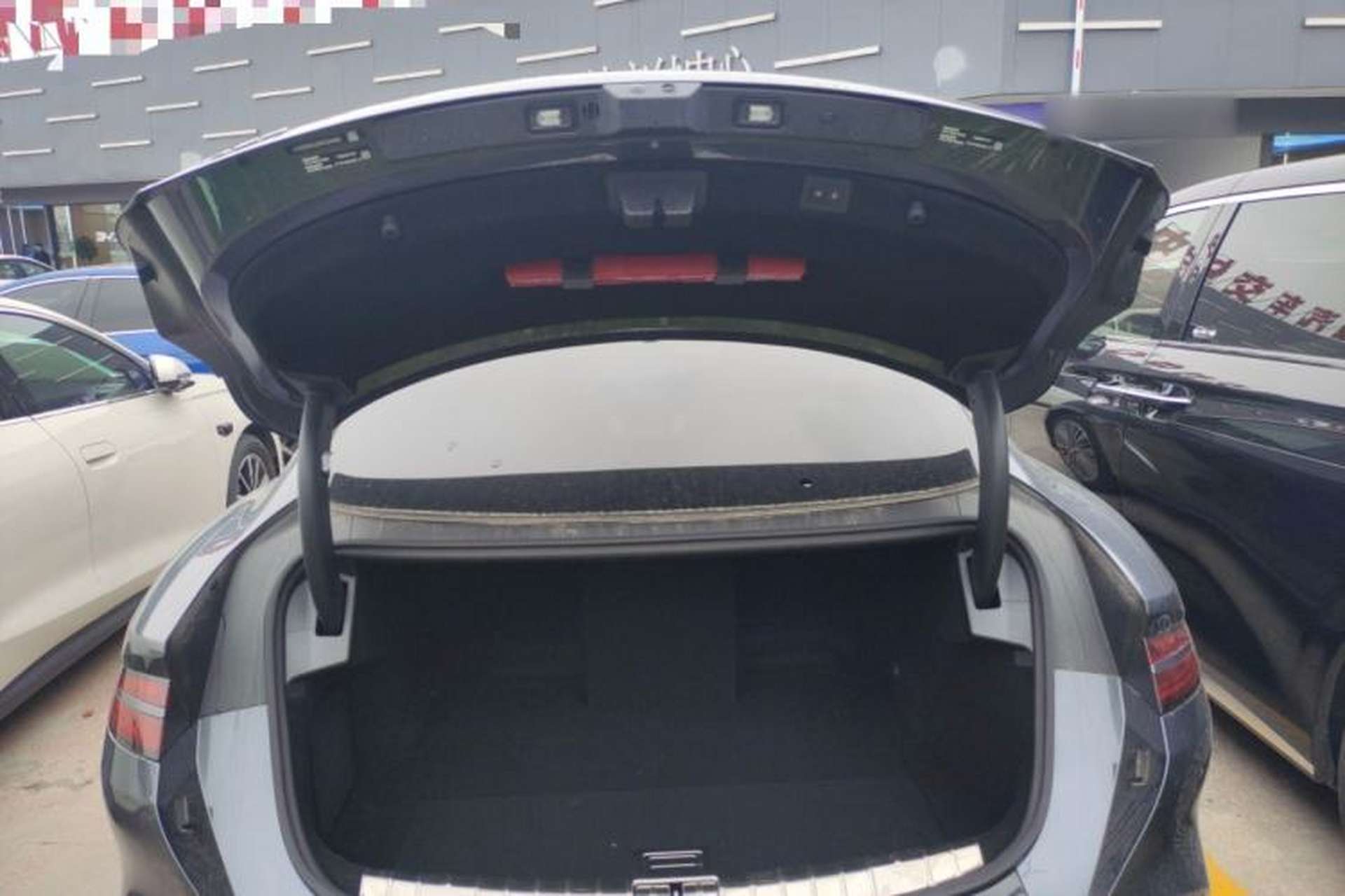 Used Denza Z9 2024 1100 km All-Wheel-Drive Ultra Version Trunk