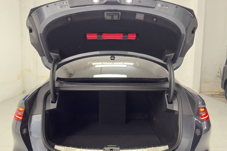 Used Denza Z9 2024 1100 km Four-Wheel Drive Max Version Trunk