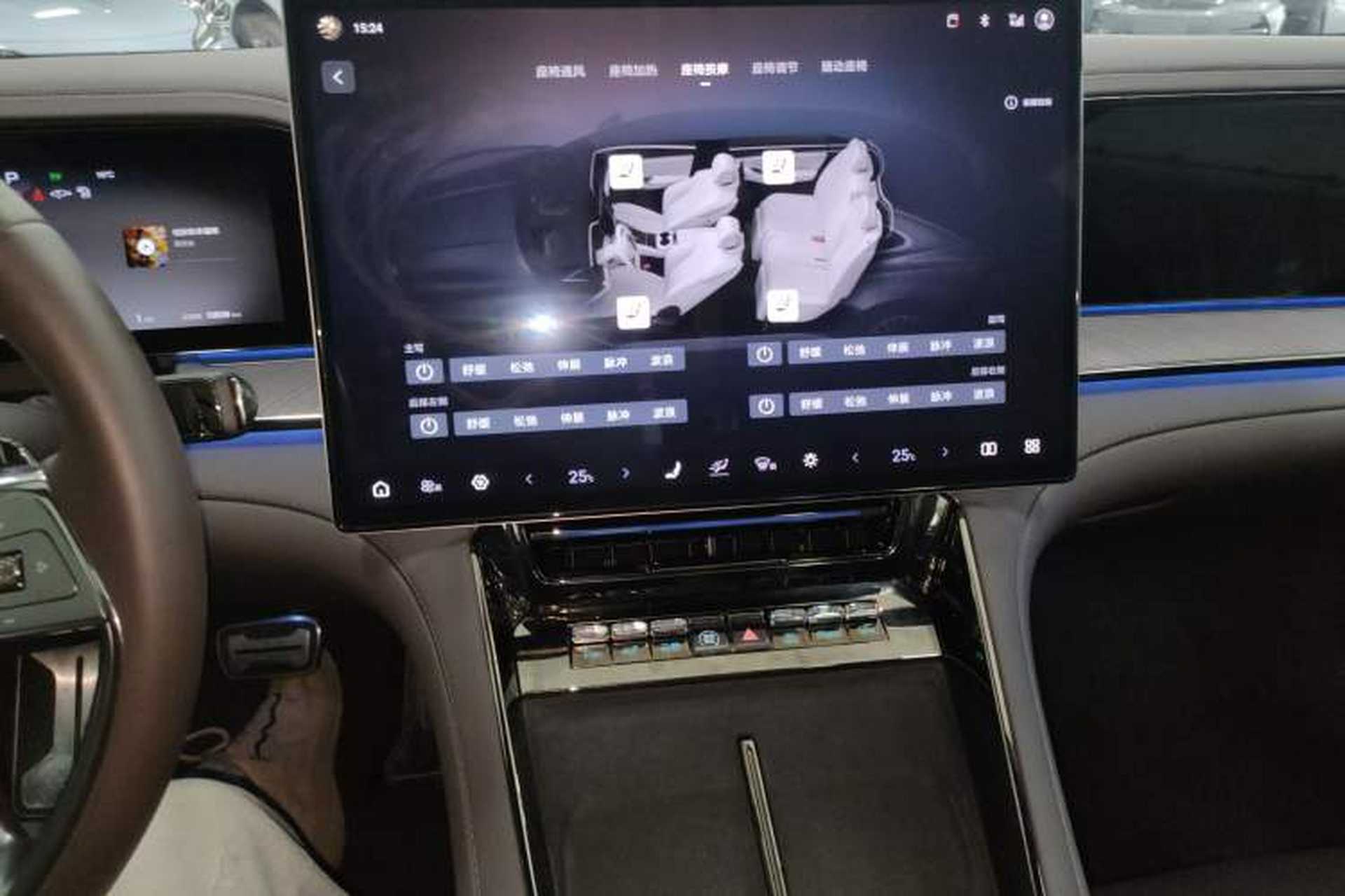 Used Denza Z9 2024 1100 km All-Wheel-Drive Ultra Version Audio And AC Panel