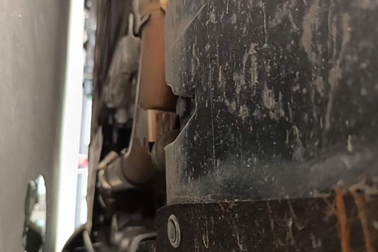 Used Denza Z9 2024 1100 km Four-Wheel Drive Max Version Chassis Front Right