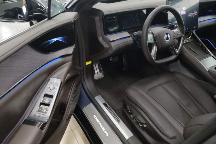 Used Denza Z9 2024 1100 km All-Wheel-Drive Ultra Version Driver Seat