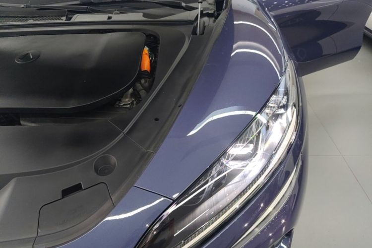 Used Denza Z9 2024 1100 km All-Wheel-Drive Ultra Version Engine Bay Left