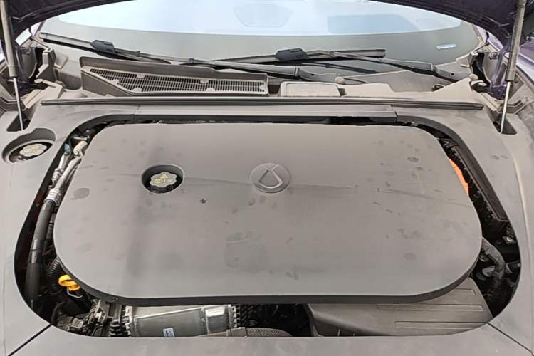 Used Denza Z9 2024 1100 km Four-Wheel Drive Max Version Engine Bay