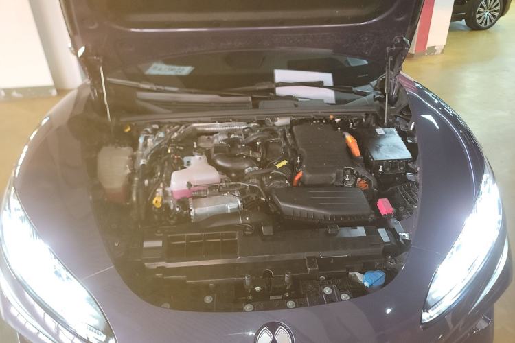 Used Denza Z9 2024 1100 km Four-Wheel Drive Max Version Engine Bay