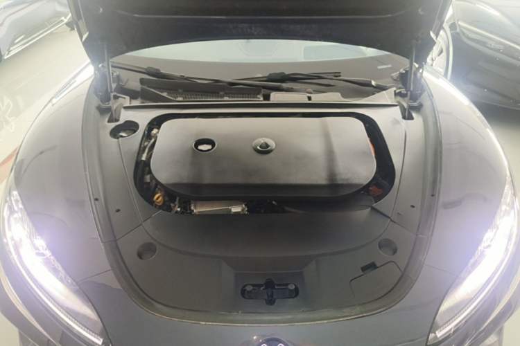Used Denza Z9 2024 1100 km All-Wheel-Drive Ultra Version Engine Bay