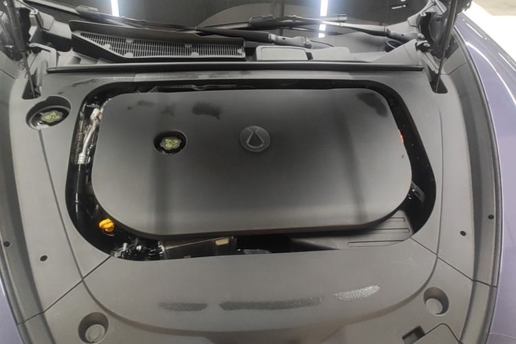 Used Denza Z9 2024 1100 km Four-Wheel Drive Max Version Engine Bay