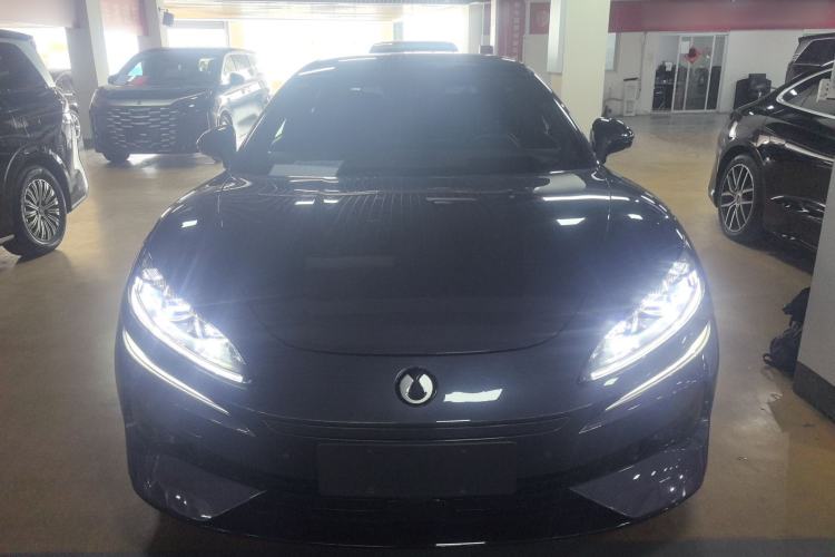 Used Denza Z9 2024 1100 km Four-Wheel Drive Max Version Exterior 1