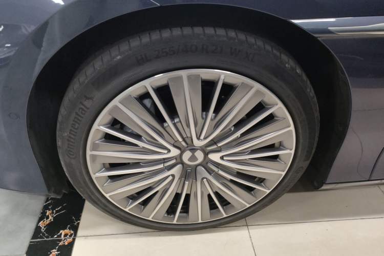 Used Denza Z9 2024 1100 km All-Wheel-Drive Ultra Version Exterior 4