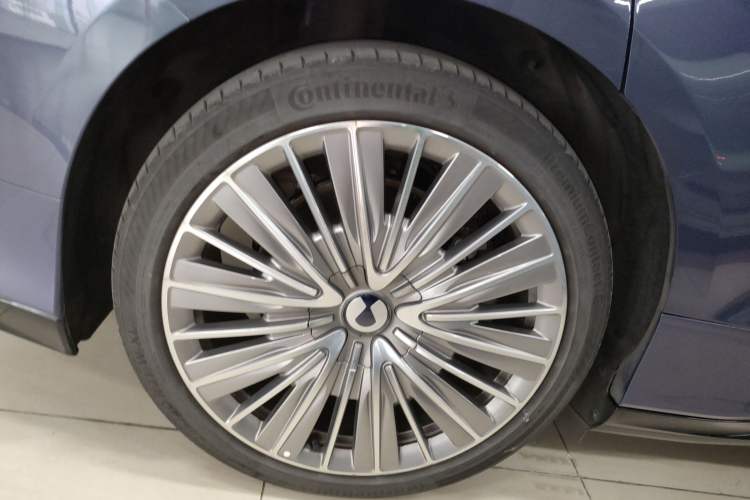 Used Denza Z9 2024 1100 km All-Wheel-Drive Ultra Version Exterior 5