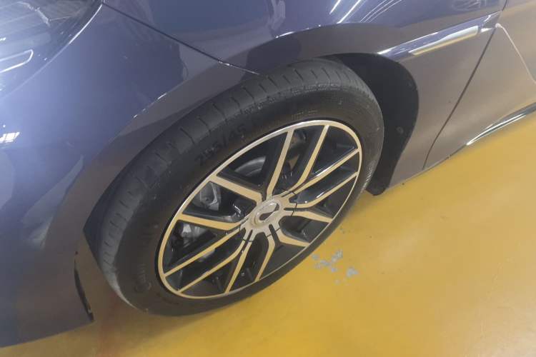 Used Denza Z9 2024 1100 km Four-Wheel Drive Max Version Exterior 7