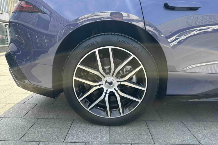 Used Denza Z9 2024 1100 km Four-Wheel Drive Max Version Exterior 9