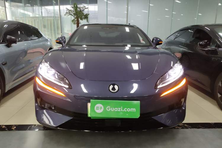 Used Denza Z9 2024 1100 km All-Wheel-Drive Ultra Version Front