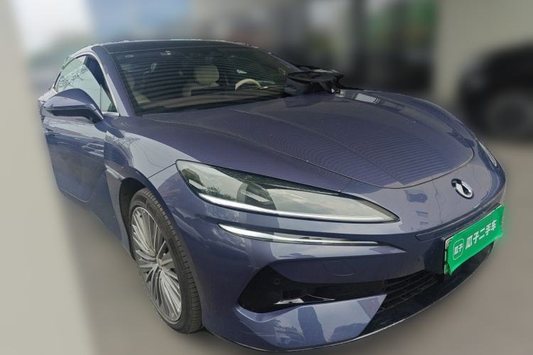 Used Denza Z9 2024 1100 km All-Wheel-Drive Ultra Version Front Right 45 Deg