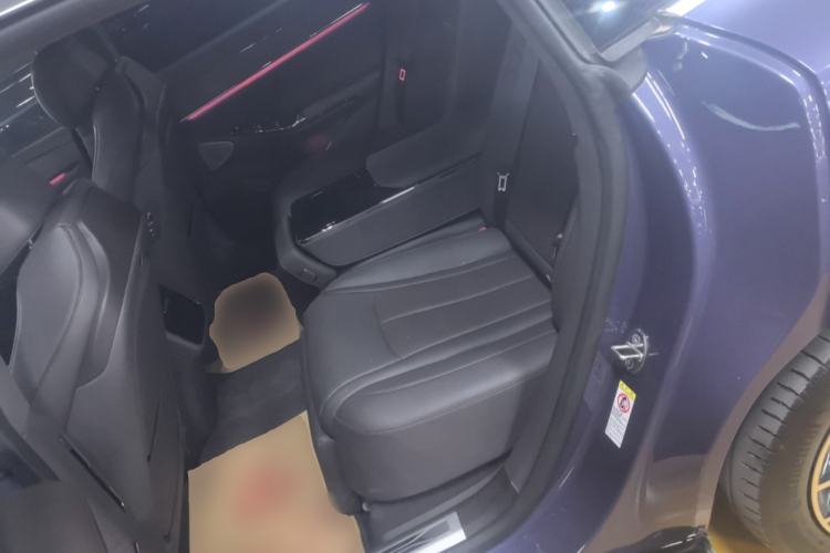 Used Denza Z9 2024 1100 km Four-Wheel Drive Max Version Interior 4
