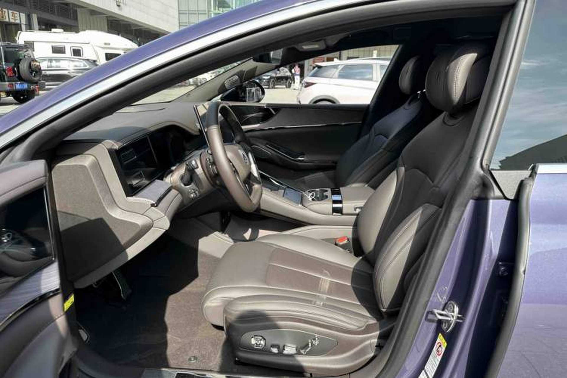 Used Denza Z9 2024 1100 km Four-Wheel Drive Max Version Interior 7
