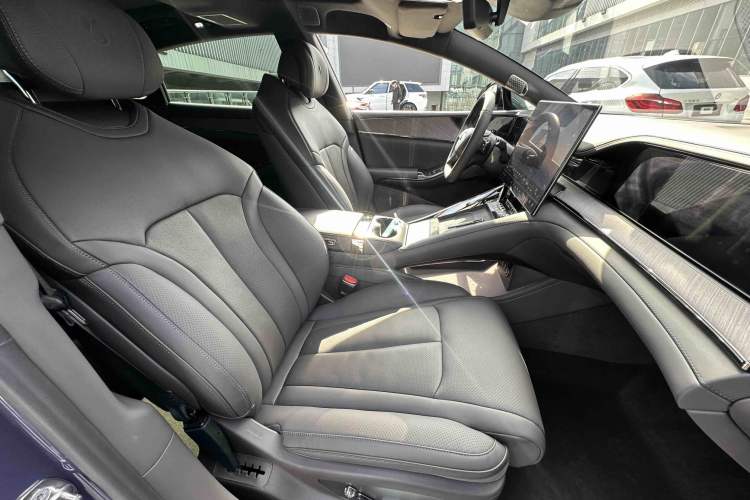Used Denza Z9 2024 1100 km Four-Wheel Drive Max Version Interior 9