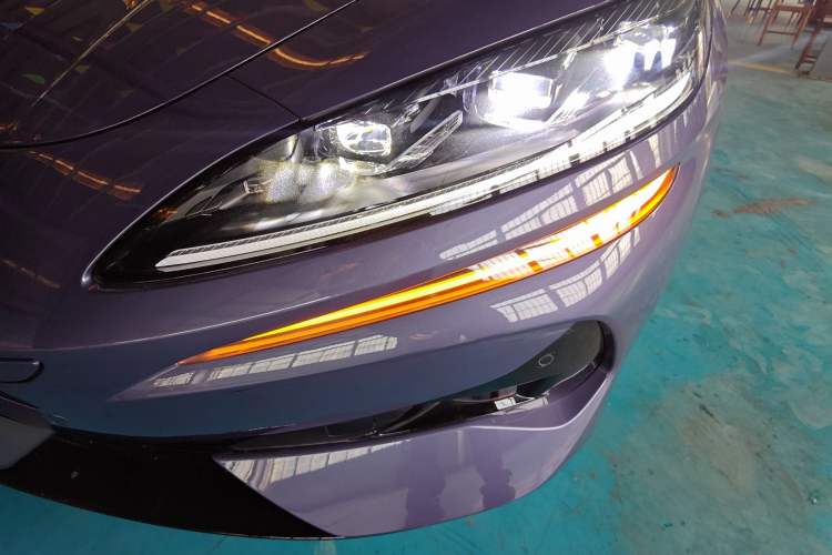 Used Denza Z9 2024 1100 km Four-Wheel Drive Max Version Left Front Headlight