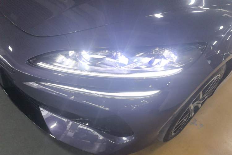 Used Denza Z9 2024 1100 km Four-Wheel Drive Max Version Left Front Headlight