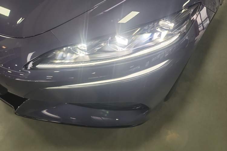 Used Denza Z9 2024 630 km All-Wheel Drive Max Version Left Front Headlight