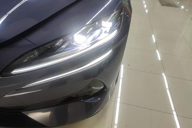 Used Denza Z9 2024 1100 km Four-Wheel Drive Max Version Left Front Headlight