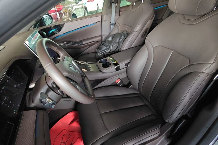Used Denza Z9 2024 1100 km Four-Wheel Drive Max Version Left Front Seat