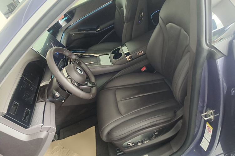 Used Denza Z9 2024 1100 km All-Wheel-Drive Ultra Version Left Front Seat