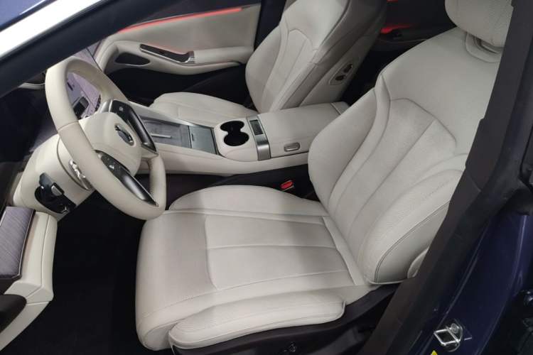 Used Denza Z9 2024 1100 km All-Wheel-Drive Ultra Version Left Front Seat
