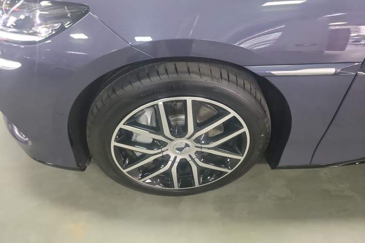 Used Denza Z9 2024 630 km All-Wheel Drive Max Version Left Front Wheel Hub
