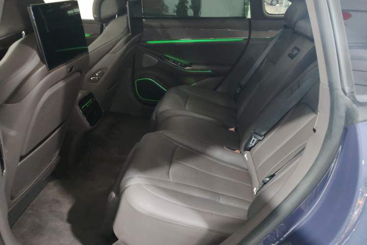 Used Denza Z9 2024 1100 km All-Wheel-Drive Ultra Version Left Rear Seat