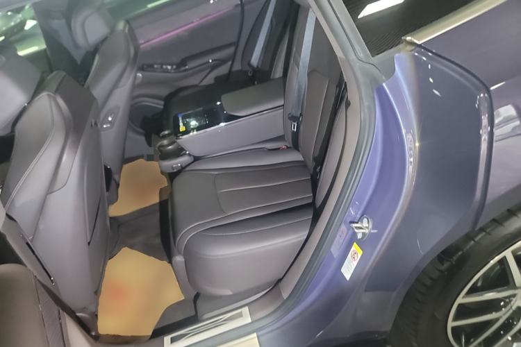 Used Denza Z9 2024 630 km All-Wheel Drive Max Version Left Rear Seat