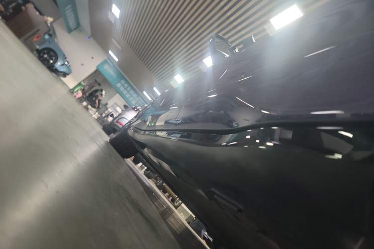 Used Denza Z9 2024 630 km All-Wheel Drive Max Version Left Side Sill