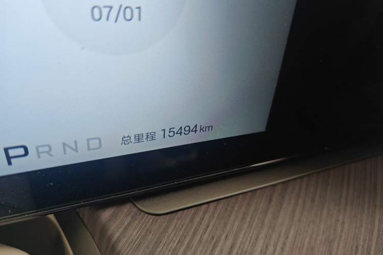 Used Denza Z9 2024 1100 km All-Wheel-Drive Ultra Version Odometer Close Up