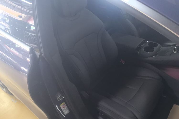Used Denza Z9 2024 1100 km Four-Wheel Drive Max Version Right Front Seat