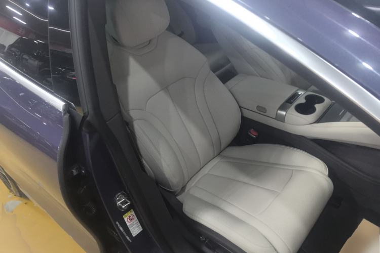 Used Denza Z9 2024 1100 km Four-Wheel Drive Max Version Right Front Seat