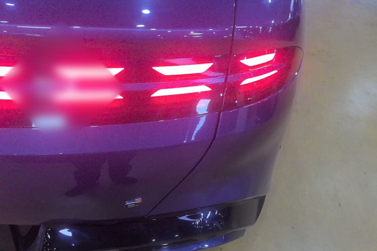 Used Denza Z9 2024 1100 km Four-Wheel Drive Max Version Right Rear Taillight