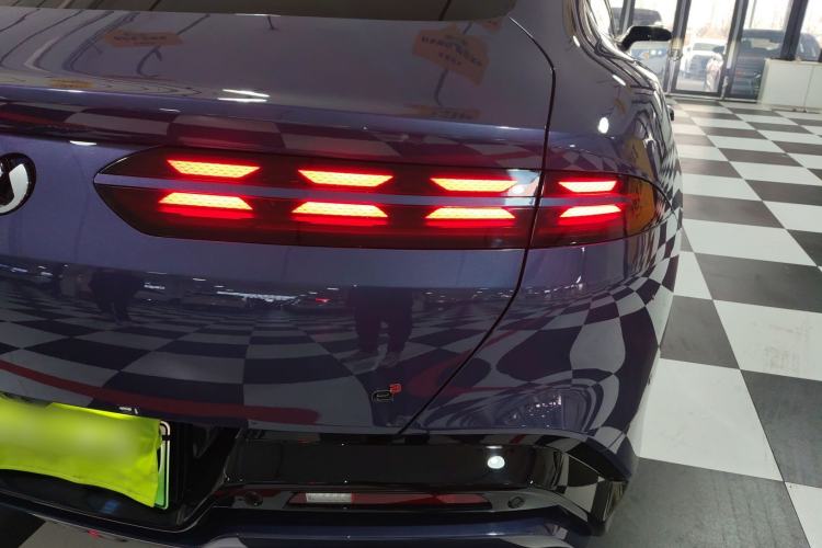 Used Denza Z9 2024 1100 km All-Wheel-Drive Ultra Version Right Rear Taillight