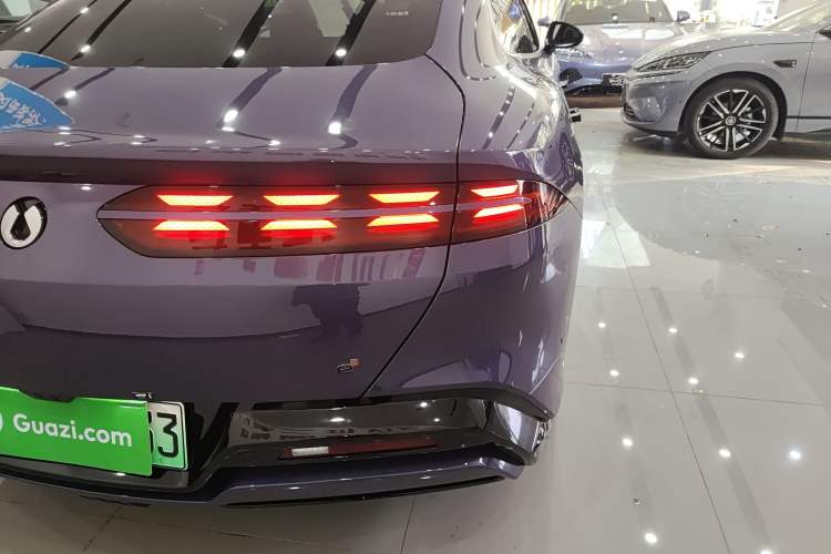 Used Denza Z9 2024 1100 km Four-Wheel Drive Max Version Right Rear Taillight